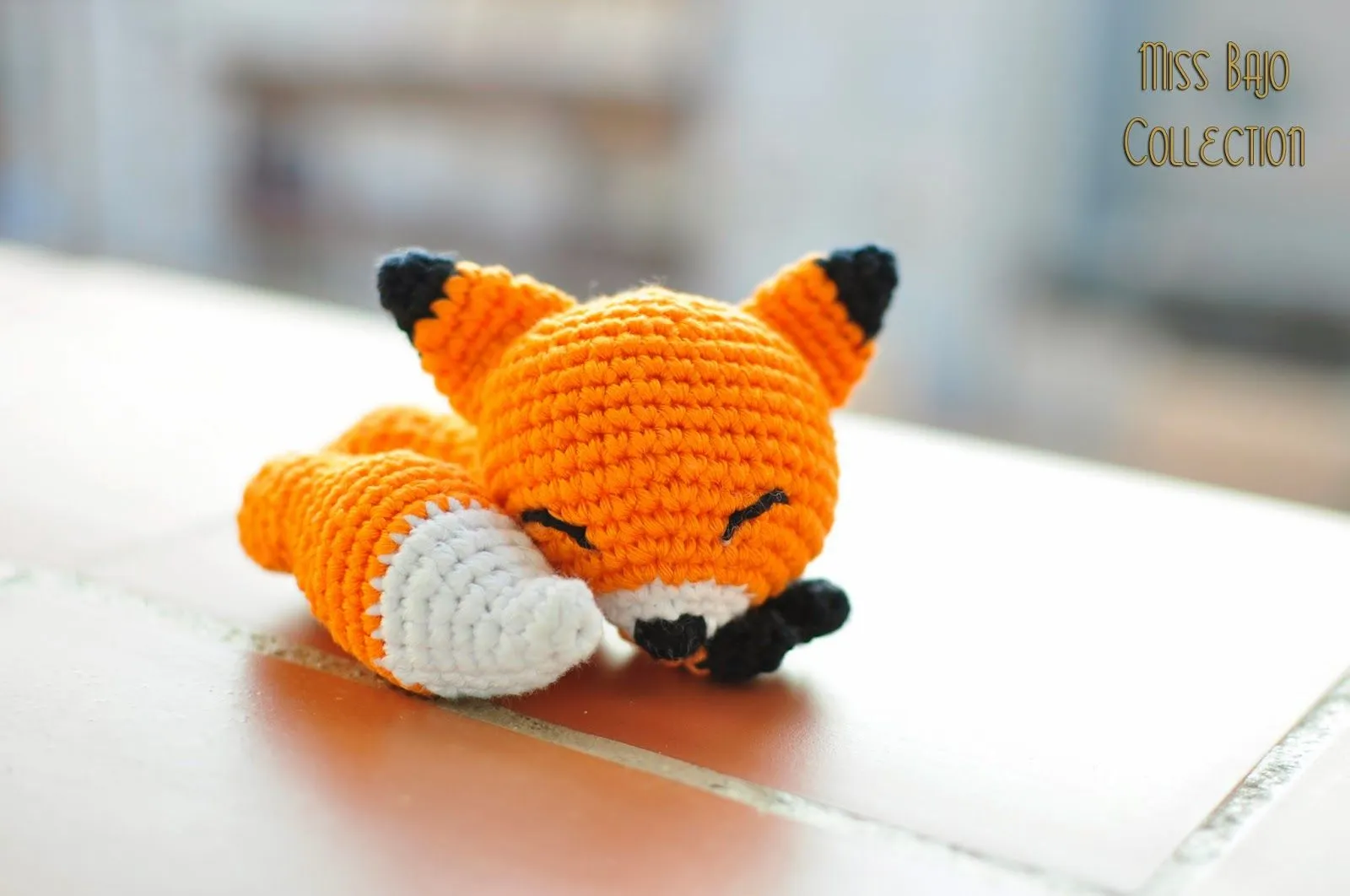 Zorro durmiendo de amigurumi | Miss Bajo Collection