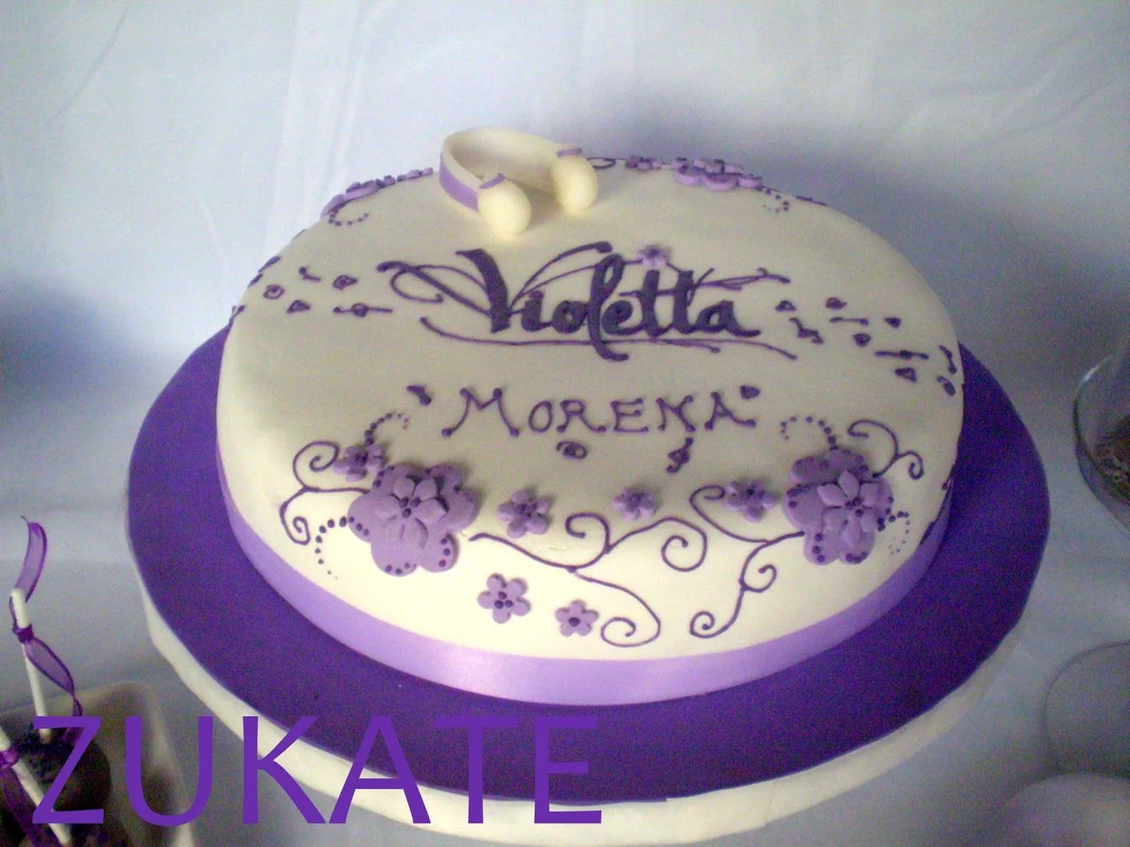 ZUKATE: MESA DULCE DE VIOLETTA