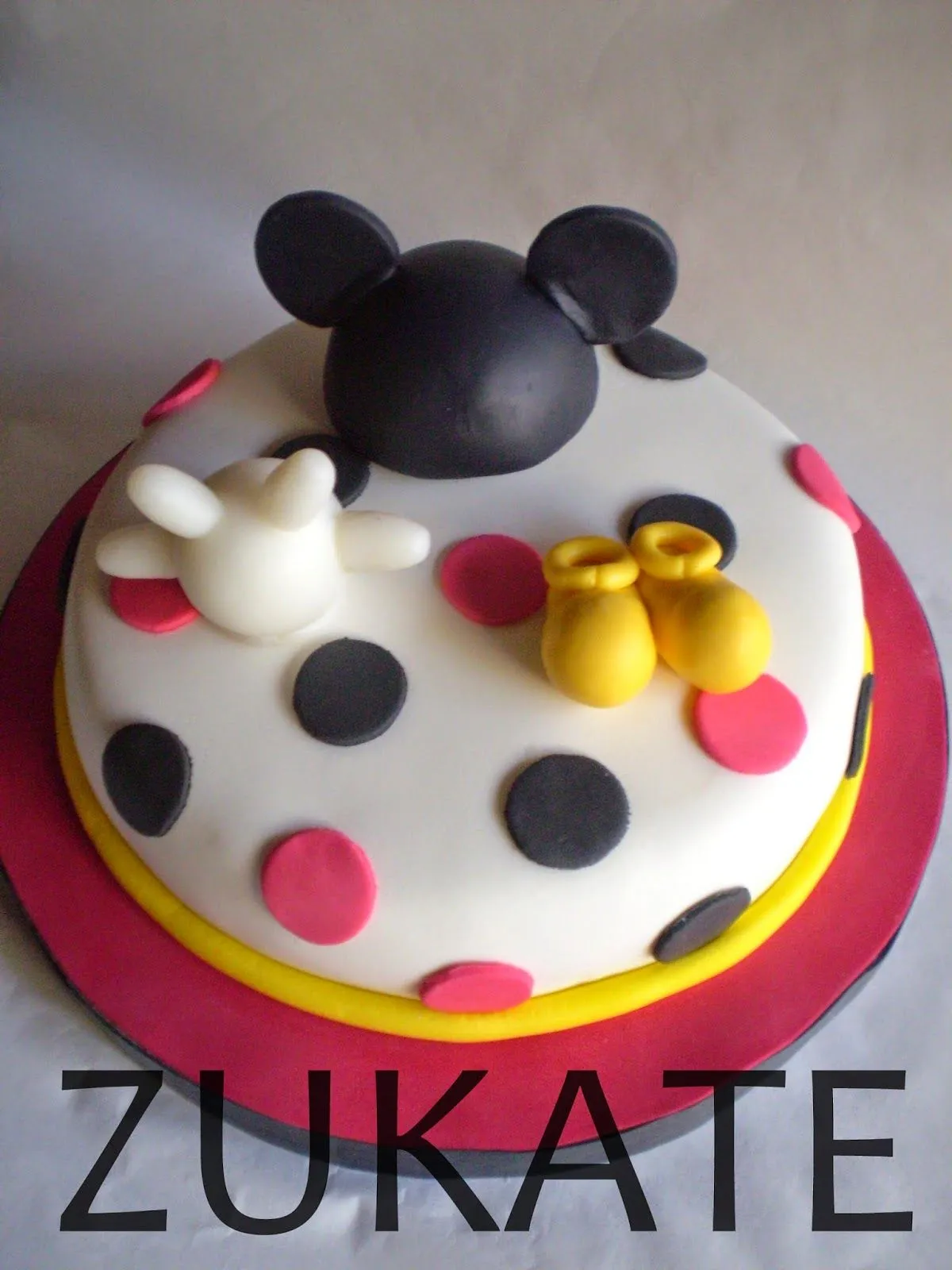 ZUKATE: TORTA DE MICKEY MOUSE PARA SANTINO